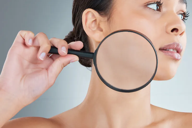 Démystifier la Peau Mixte : Votre Guide Ultime pour un Teint Parfait